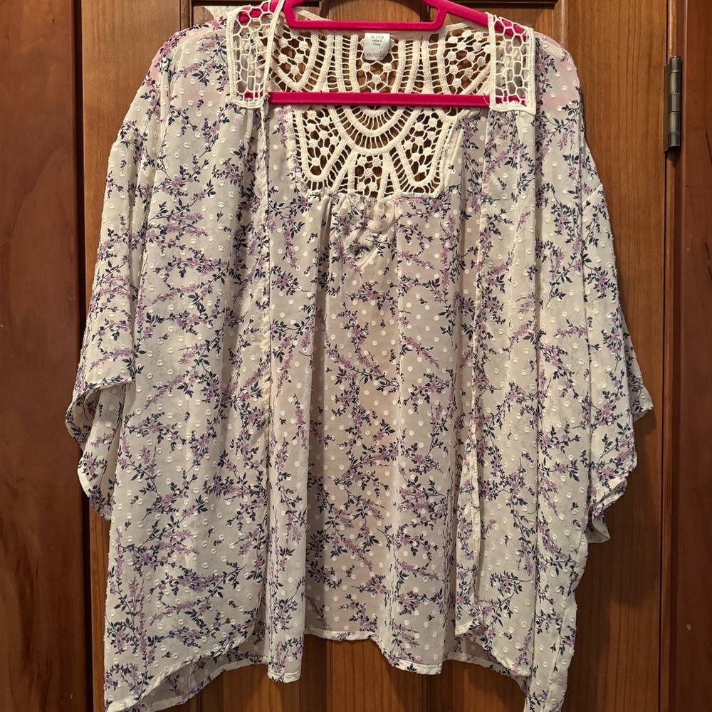 Evsie By Maurices Open Kimono Girls XL 13/14 Cream Purple Floral Crochet Back